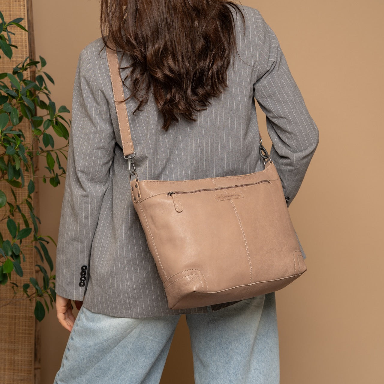 Leather Shoulder Bag Taupe Astero