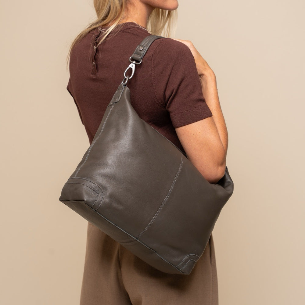 Leather Shoulder Bag Clay Grey Astero