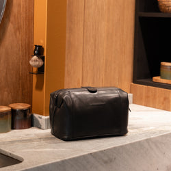 Trousse de Toilette en Cuir Noir Biassa
