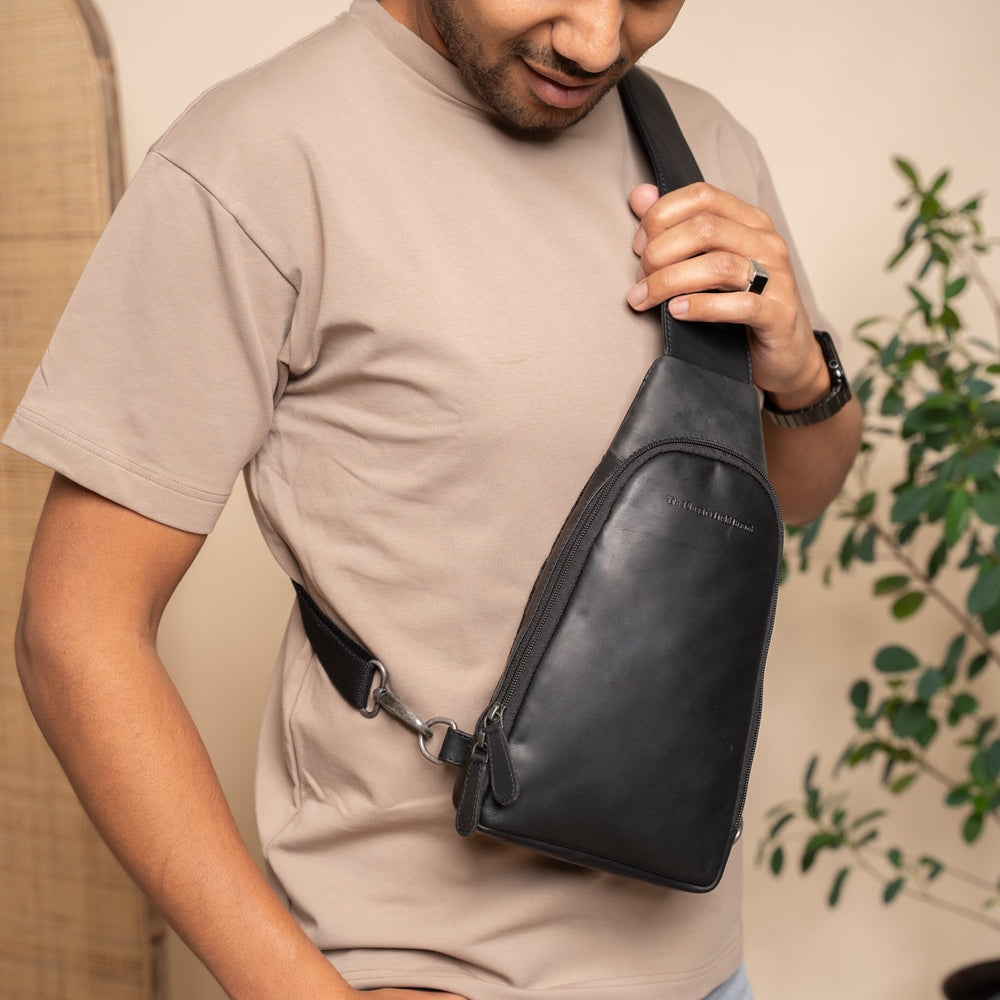 Leder Slingbag Schwarz Bowey