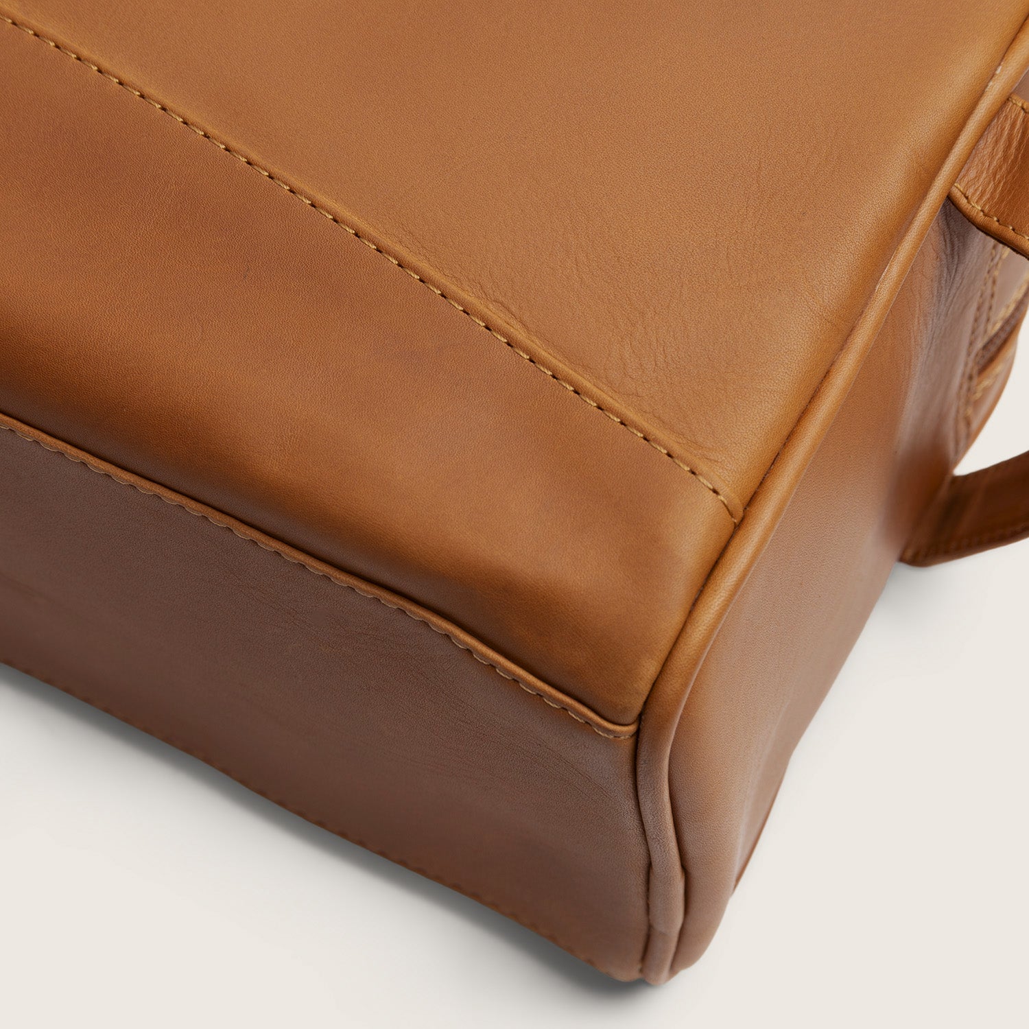 Leren Toilettas Cognac Stefan, close-up van het leer