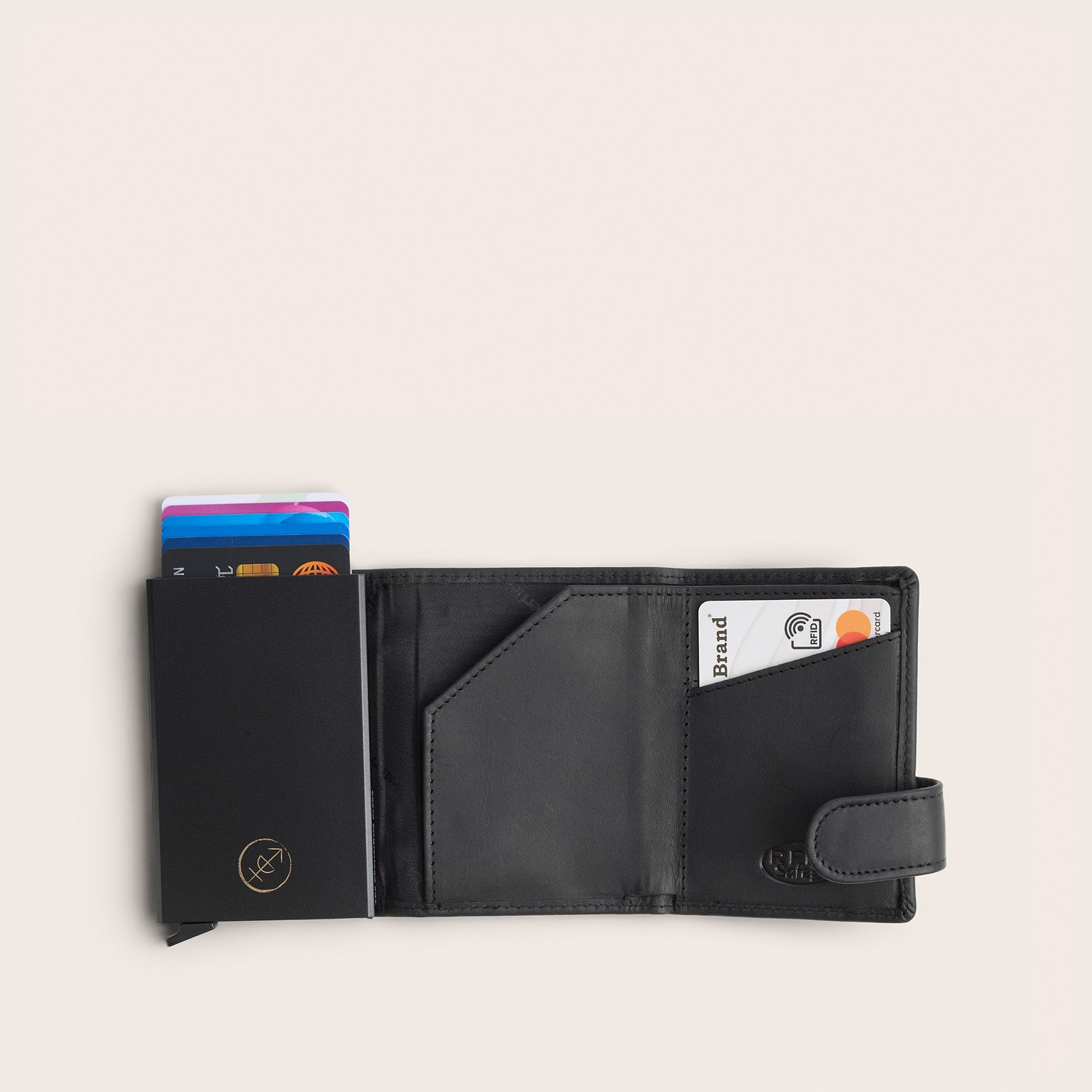 Porte-cartes en Cuir Noir Leicester, vue intérieure, ouvert, avec cartes sorties