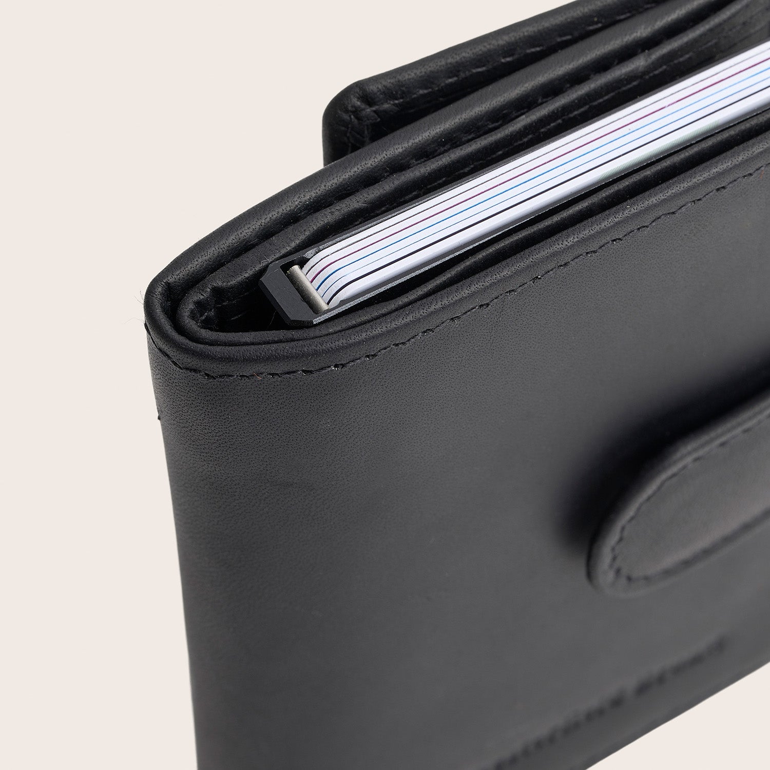 Leather Wallet Black Rhodos, close-up of the cards in the card holder