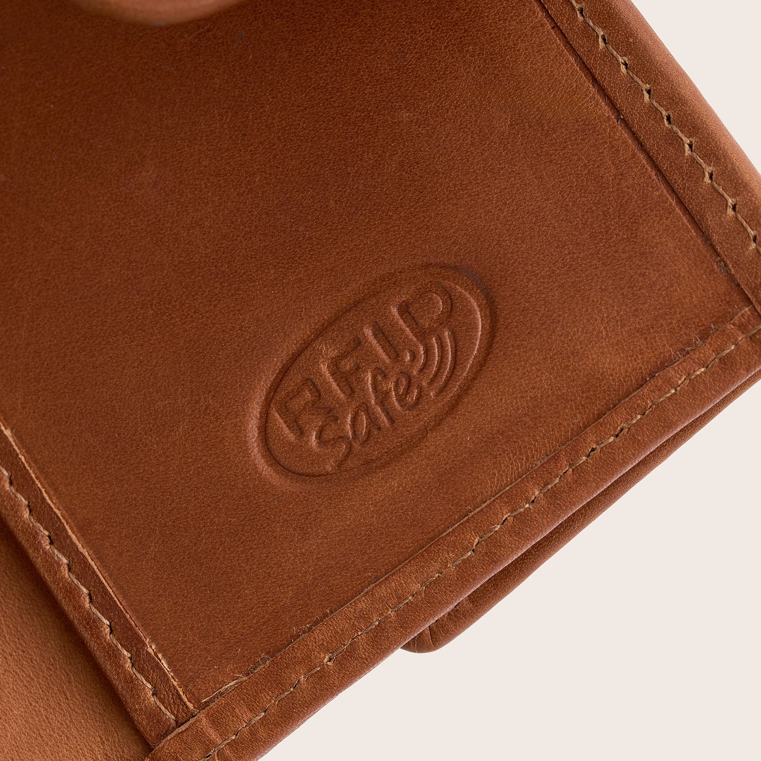 Leren Pasjeshouder Cognac Leipzig, close-up van ingeperst 'RFID Safe'