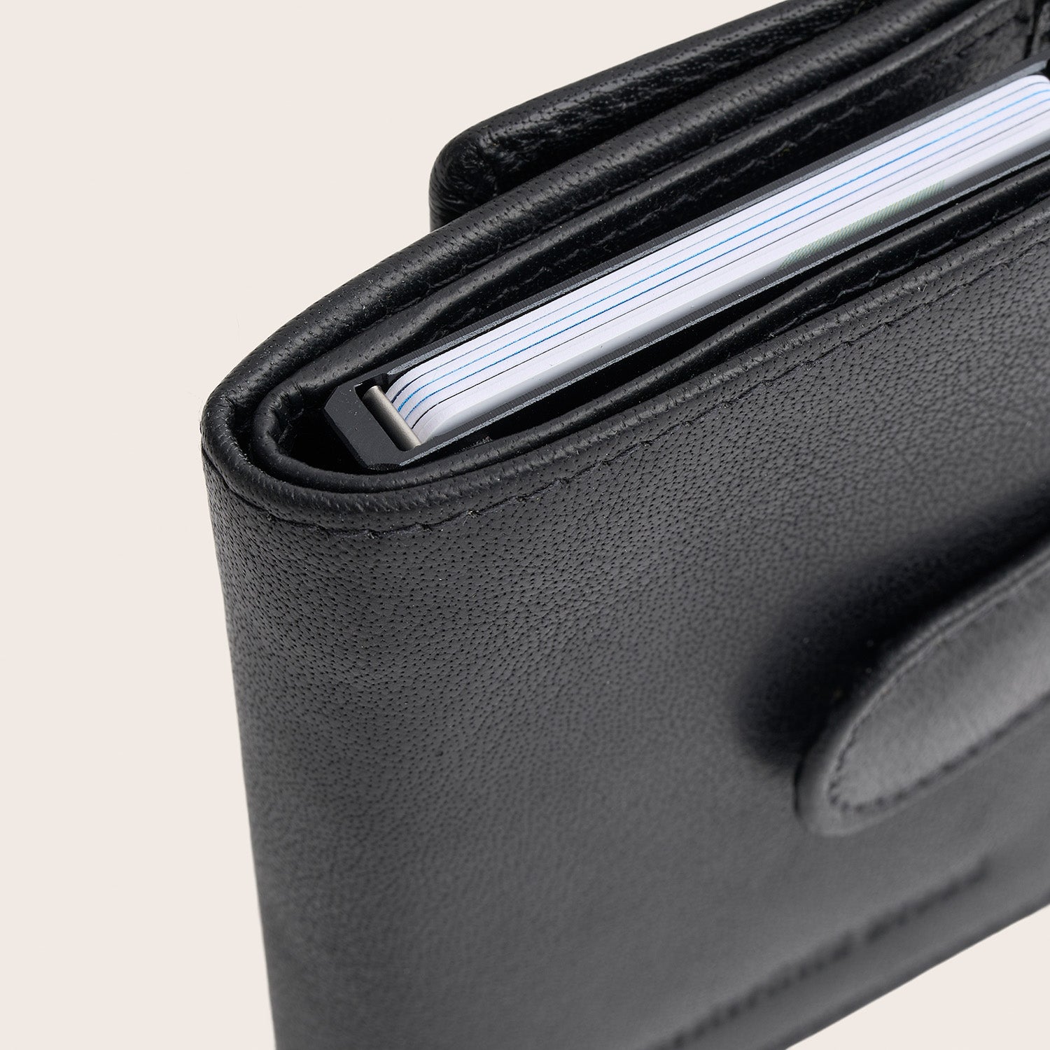 Leather Card Holder Black Hannover, close-up of the top with the card case inside