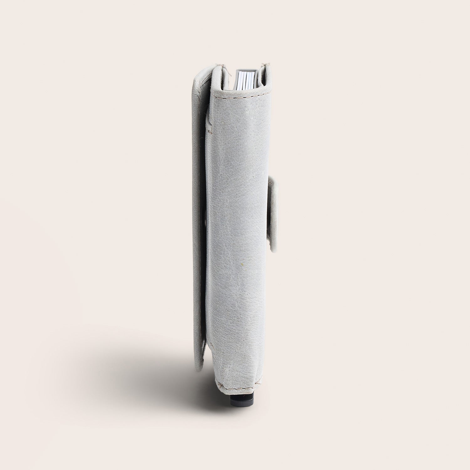 Leather Card Holder Light Grey Hannover, side view
