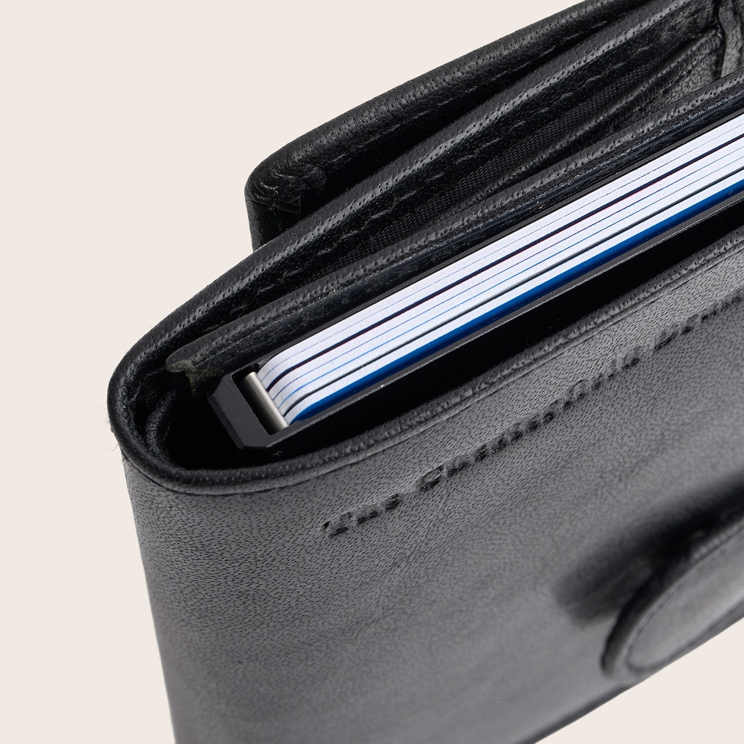 Leather Card Holder Black Mannheim, close-up from above of the cards in the card case