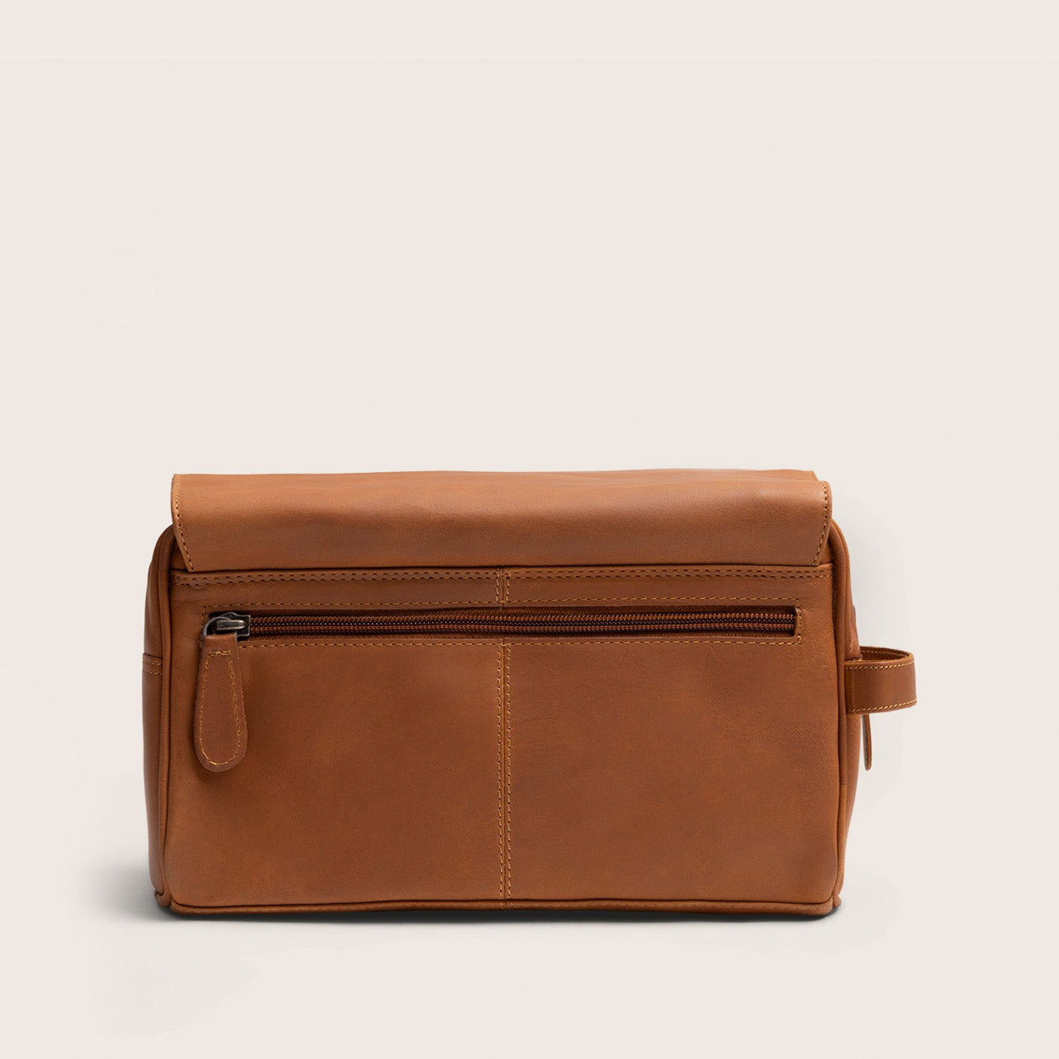 Leder Kulturtasche Cognac Rosario, Rückansicht mit Reißverschlussfach
