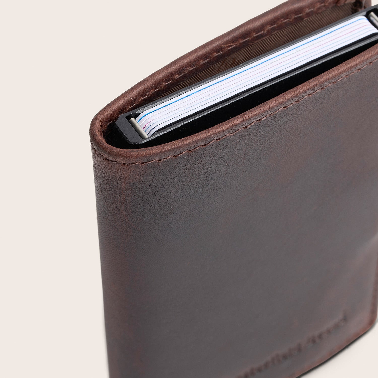 Leather Card Holder Brown Lagos, close-up of the cards in the card case
