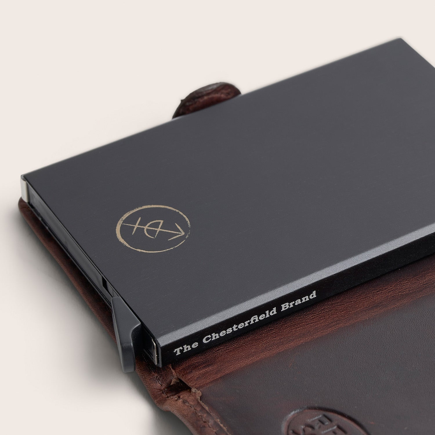 Leather Card Holder Brown Lagos, inside view, opened, close-up of the card case with logo and 'The Chesterfield Brand'