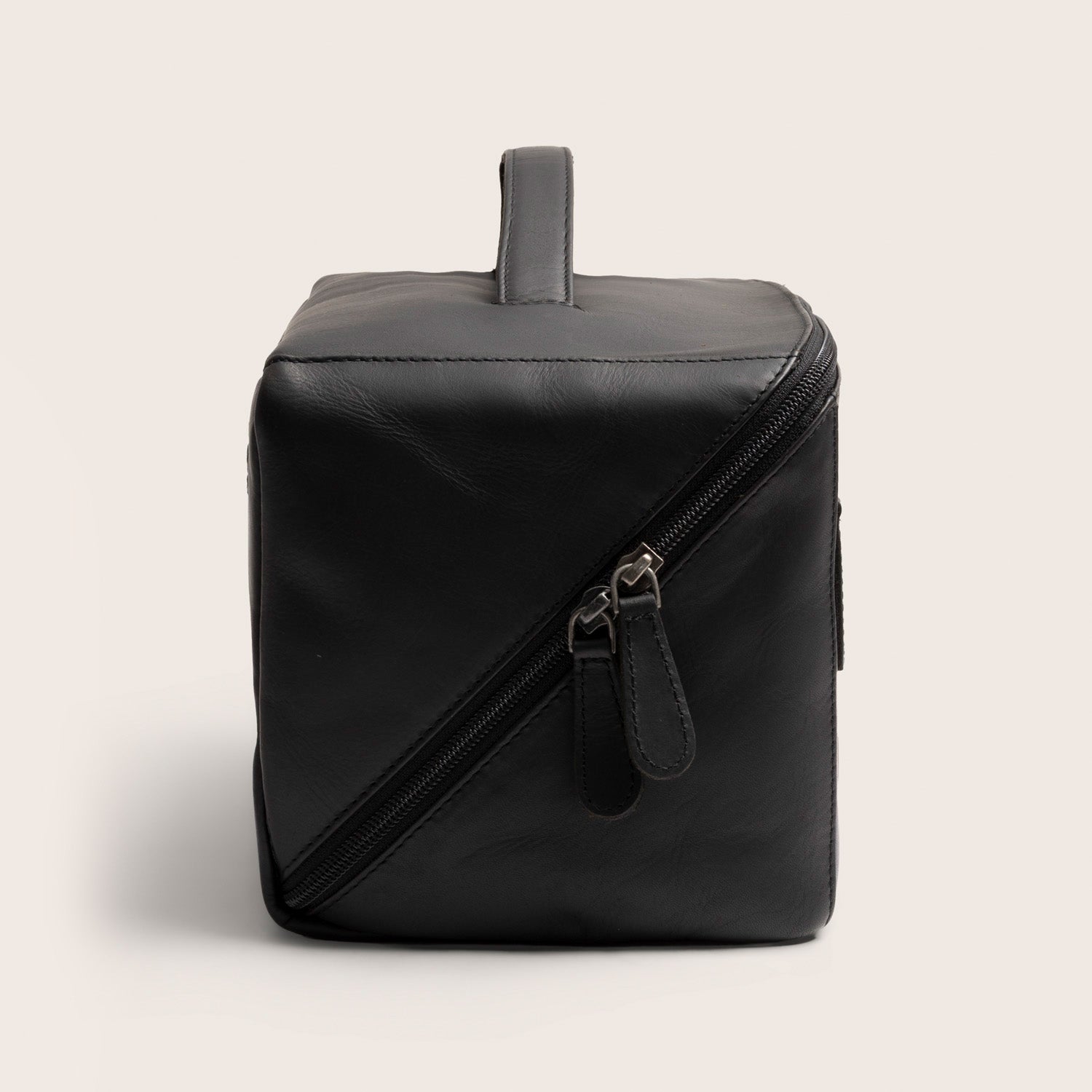 Leather Toiletry Bag Black Trevia, side view