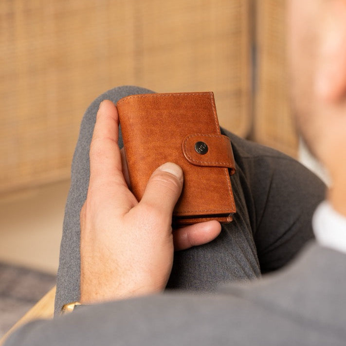 Leather Card Holder Cognac Barrea