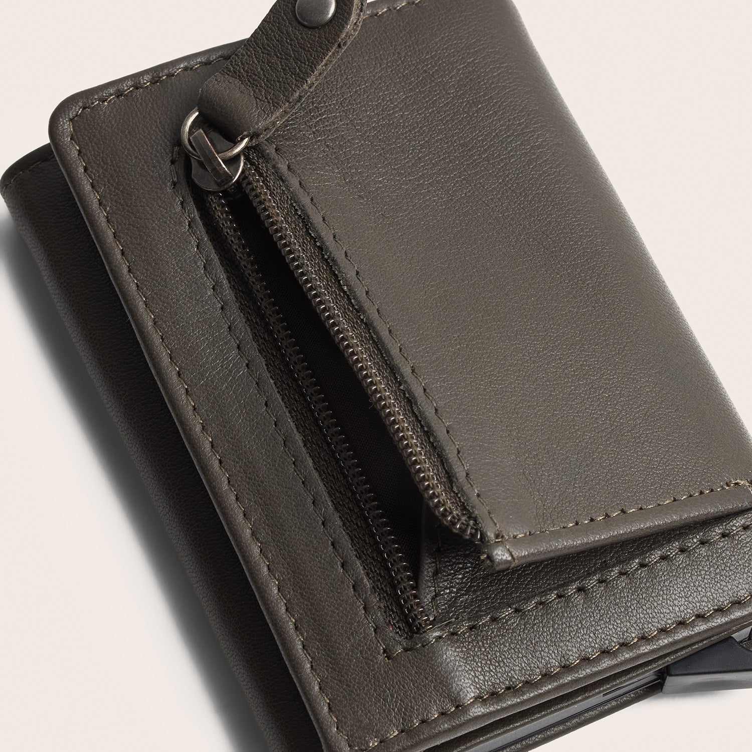 Leather Card Holder Clay Grey Junia