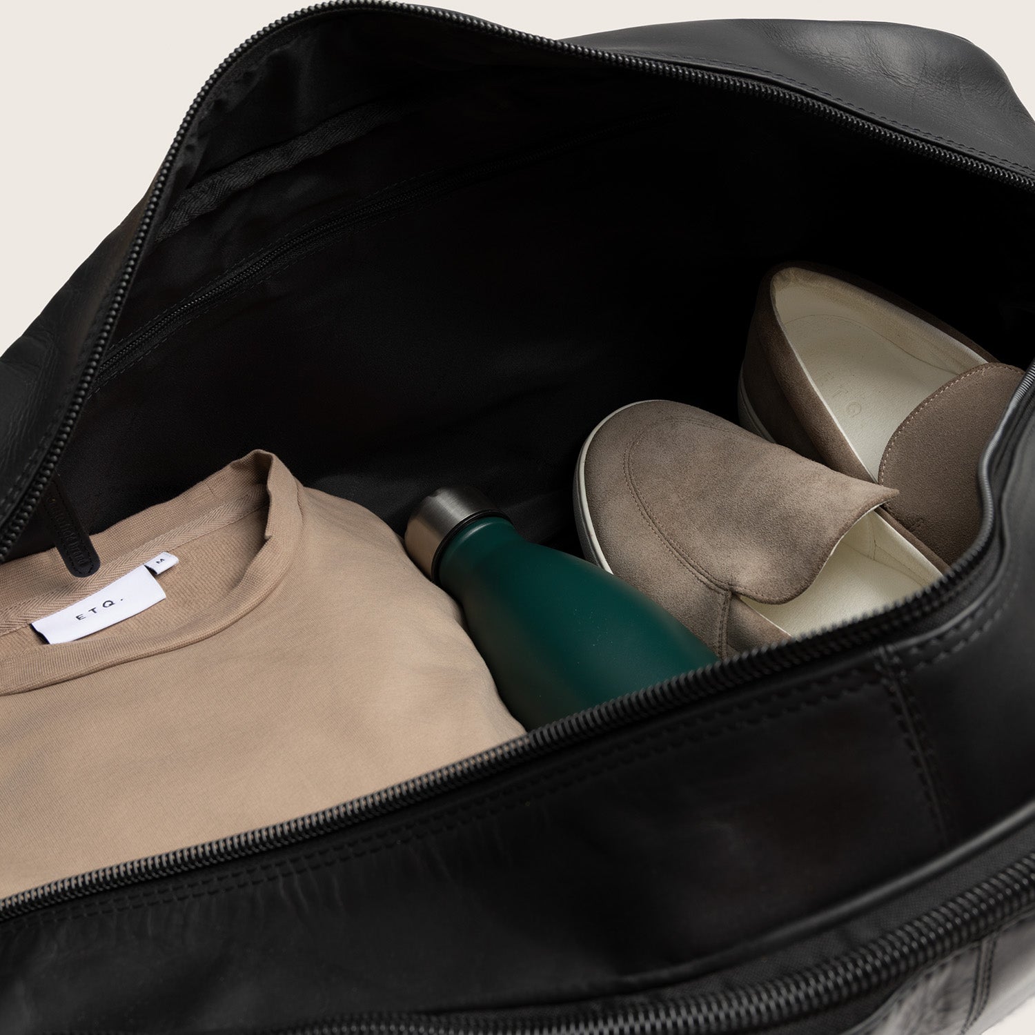 Leather Weekender Trolley Black Jayven, main compartment open