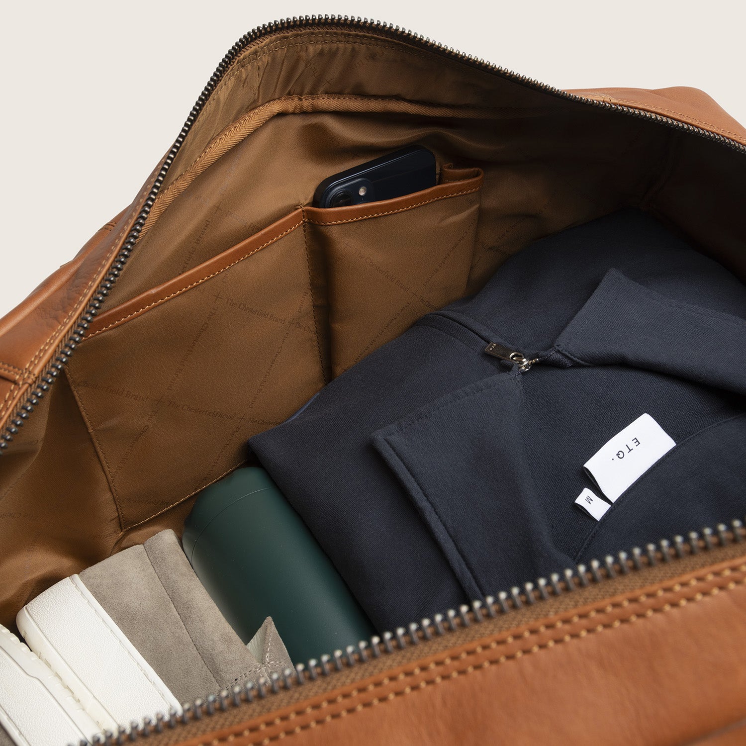 Leather Weekender Bag Cognac Melbourne, inside view with slip pockets