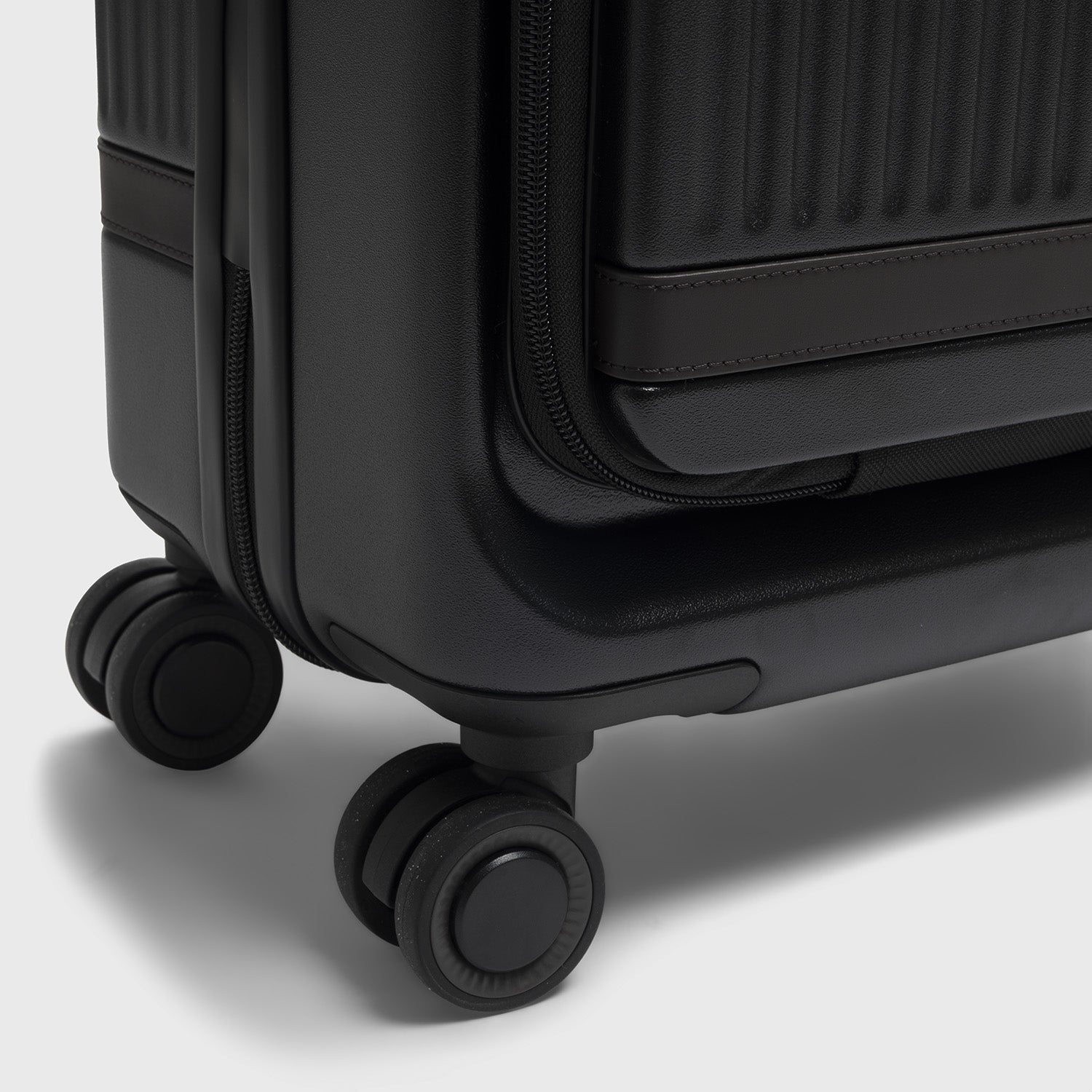 Handgepäck Reisekoffer Vortasche Onyx Schwarz Zuna