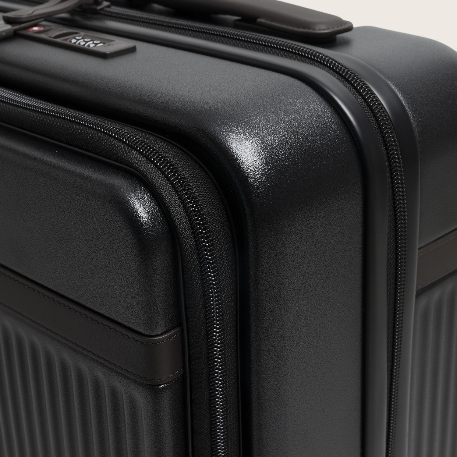 Handgepäck Reisekoffer Vortasche Onyx Schwarz Zuna