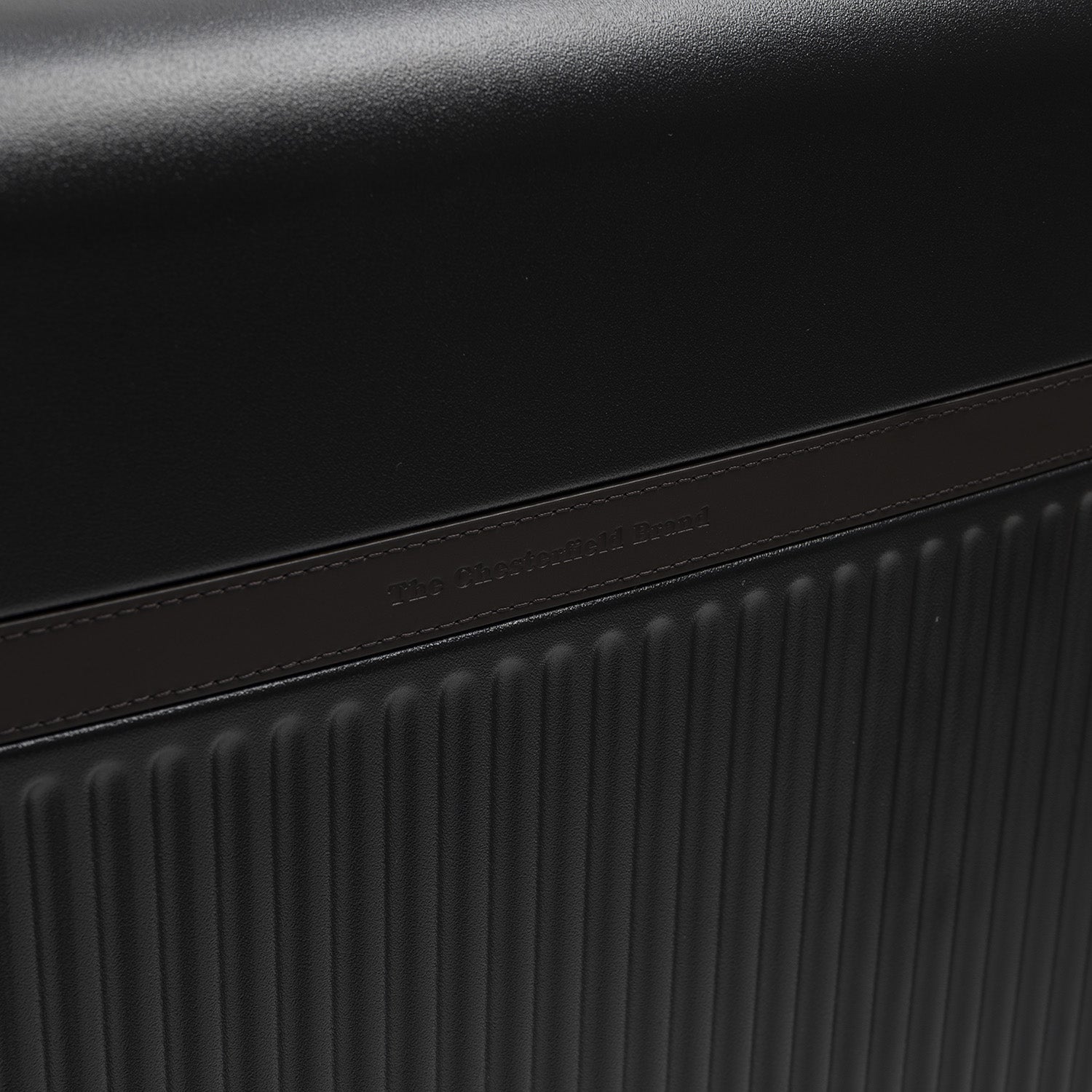 Medium Suitcase Onyx Black Zuna