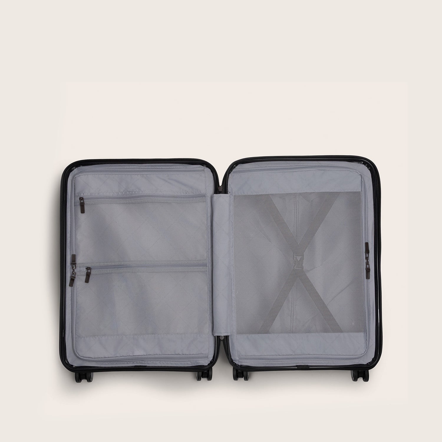 Medium Suitcase Onyx Black Zuna