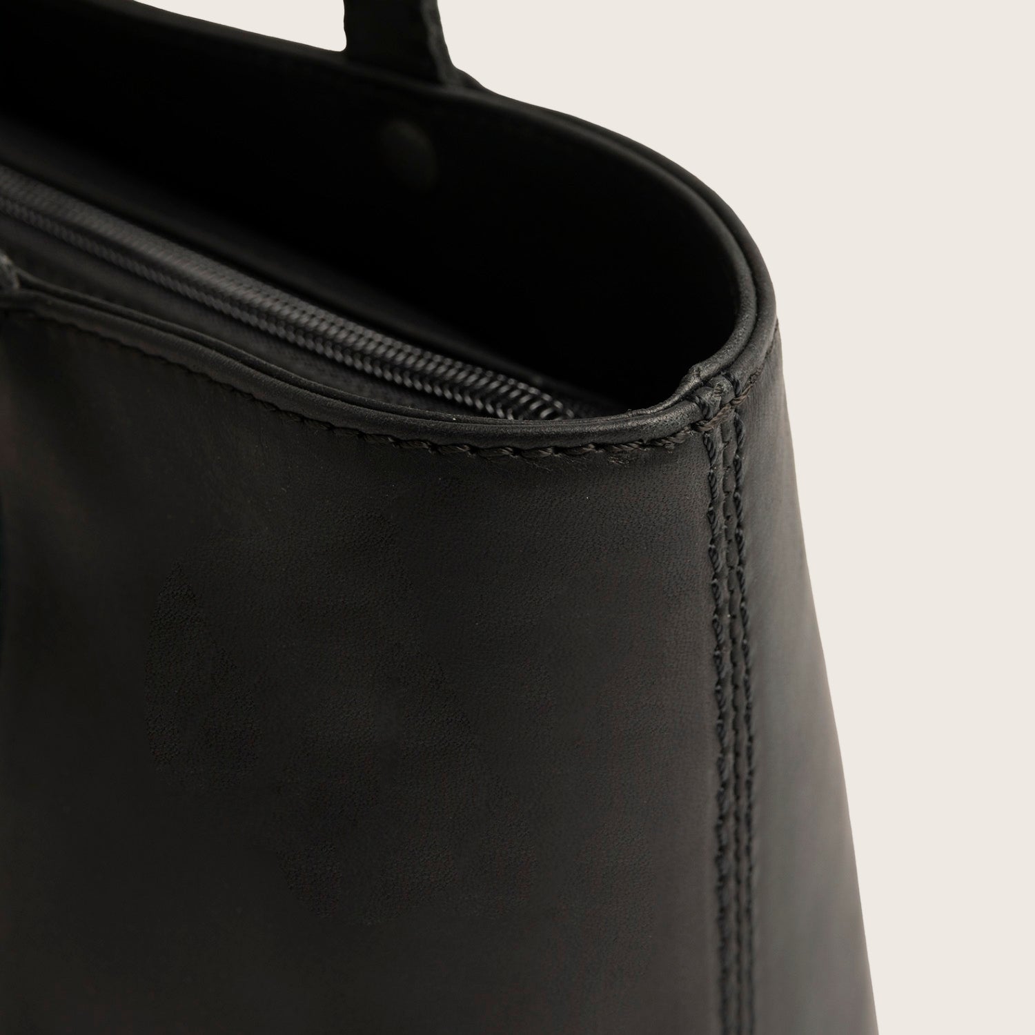 Sac Cabas en Cuir Noir Anira