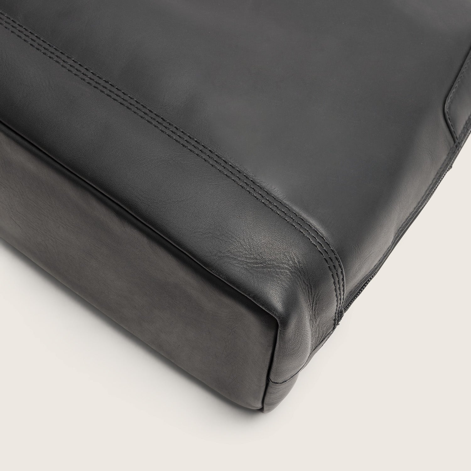 Sac Porté Épaule Ordinateur en Cuir Noir Isara