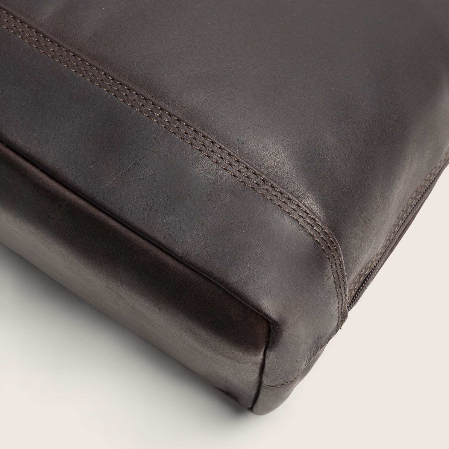 Sac Porté Épaule Ordinateur en Cuir Marron Isara