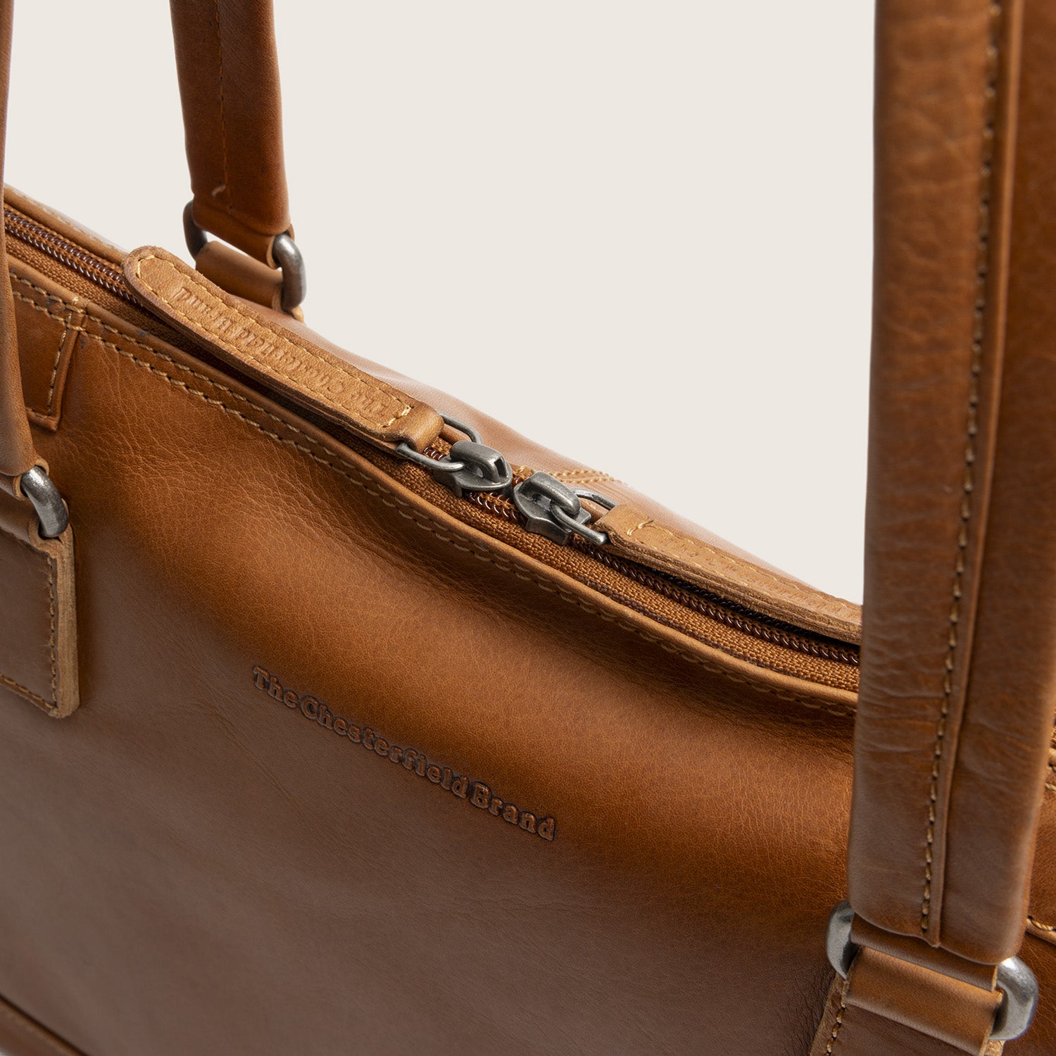 Sac Porté Épaule Ordinateur en Cuir Cognac Isara