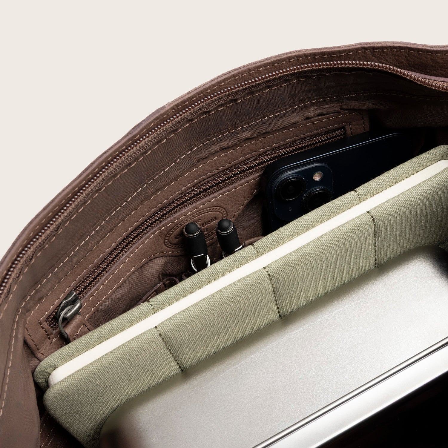 Leder Schultertasche Dunkles Taupe Zarita