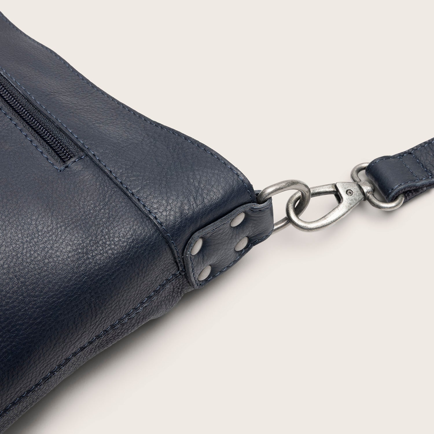 Sac Porté Épaule en Cuir Bleu Marine Astero