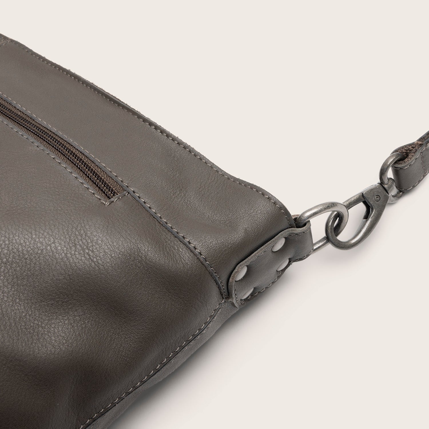 Leder Schultertasche Lehmgrau Astero