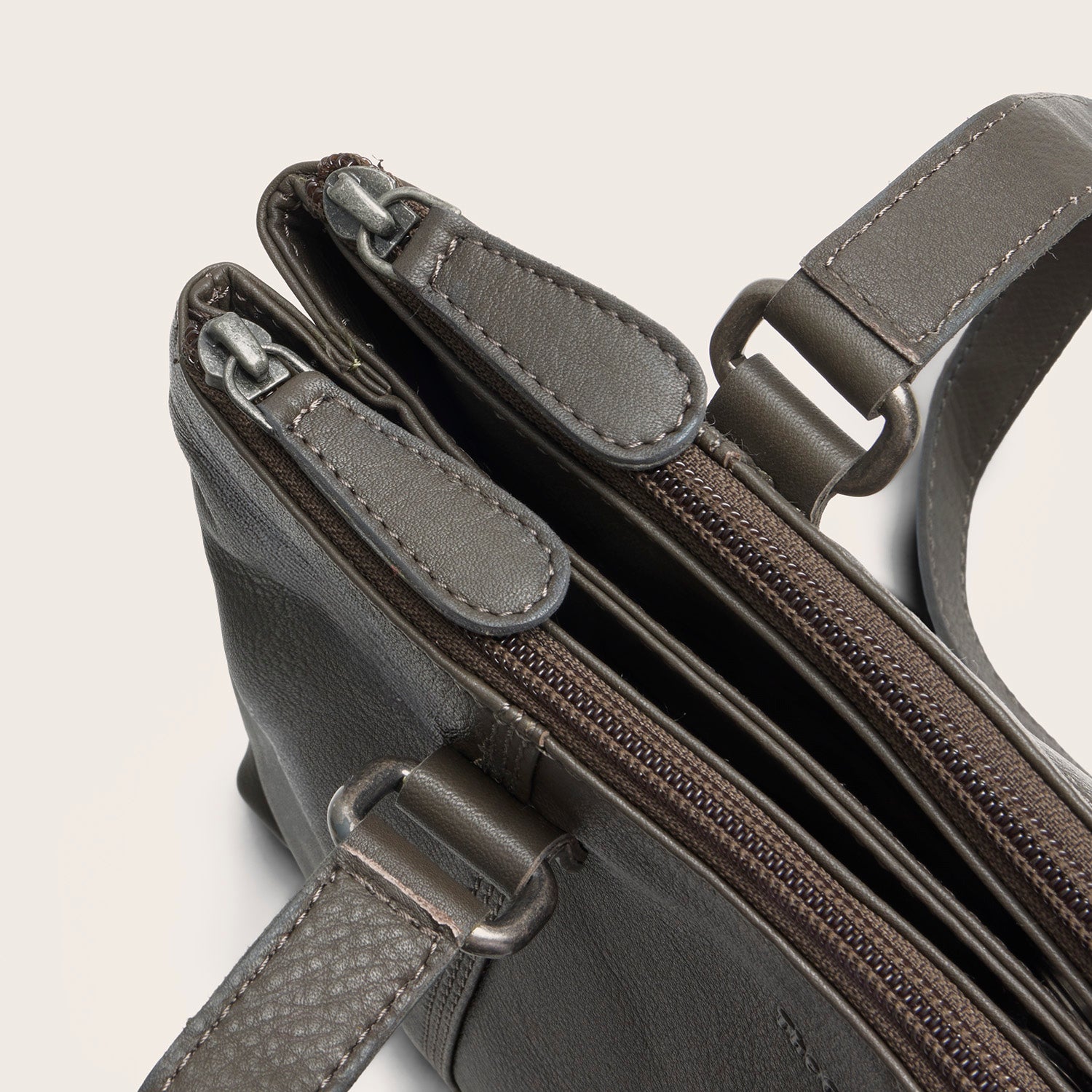 Leather Shoulder Bag Clay Grey Marvos