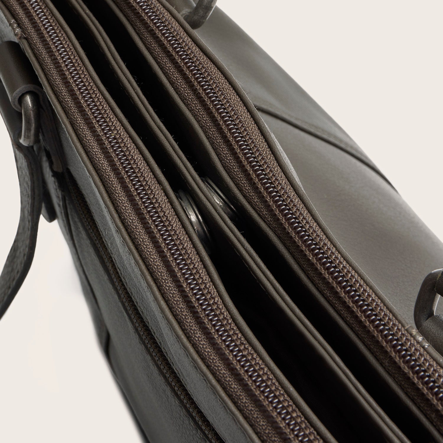 Leather Shoulder Bag Clay Grey Marvos