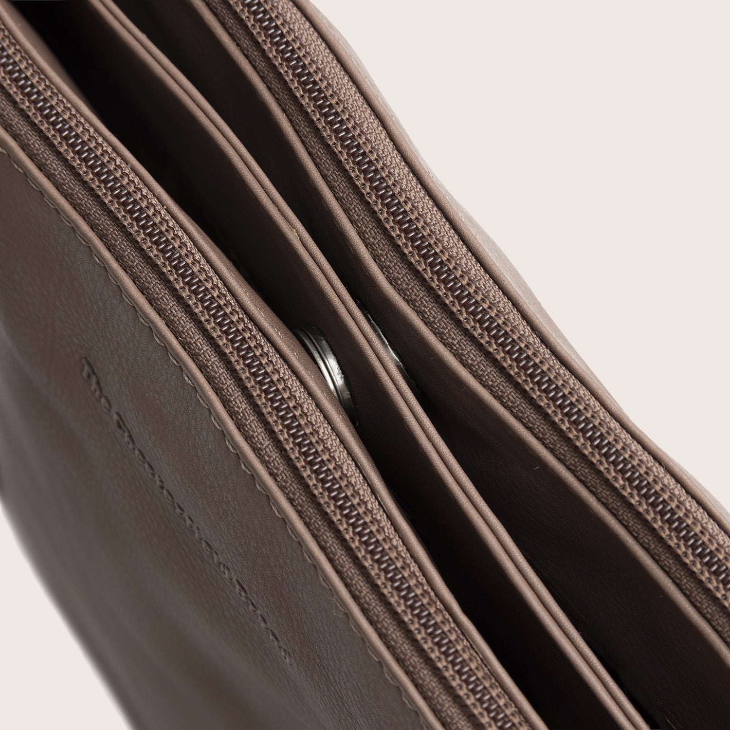 Leder Schultertasche Dunkles Taupe Marvos