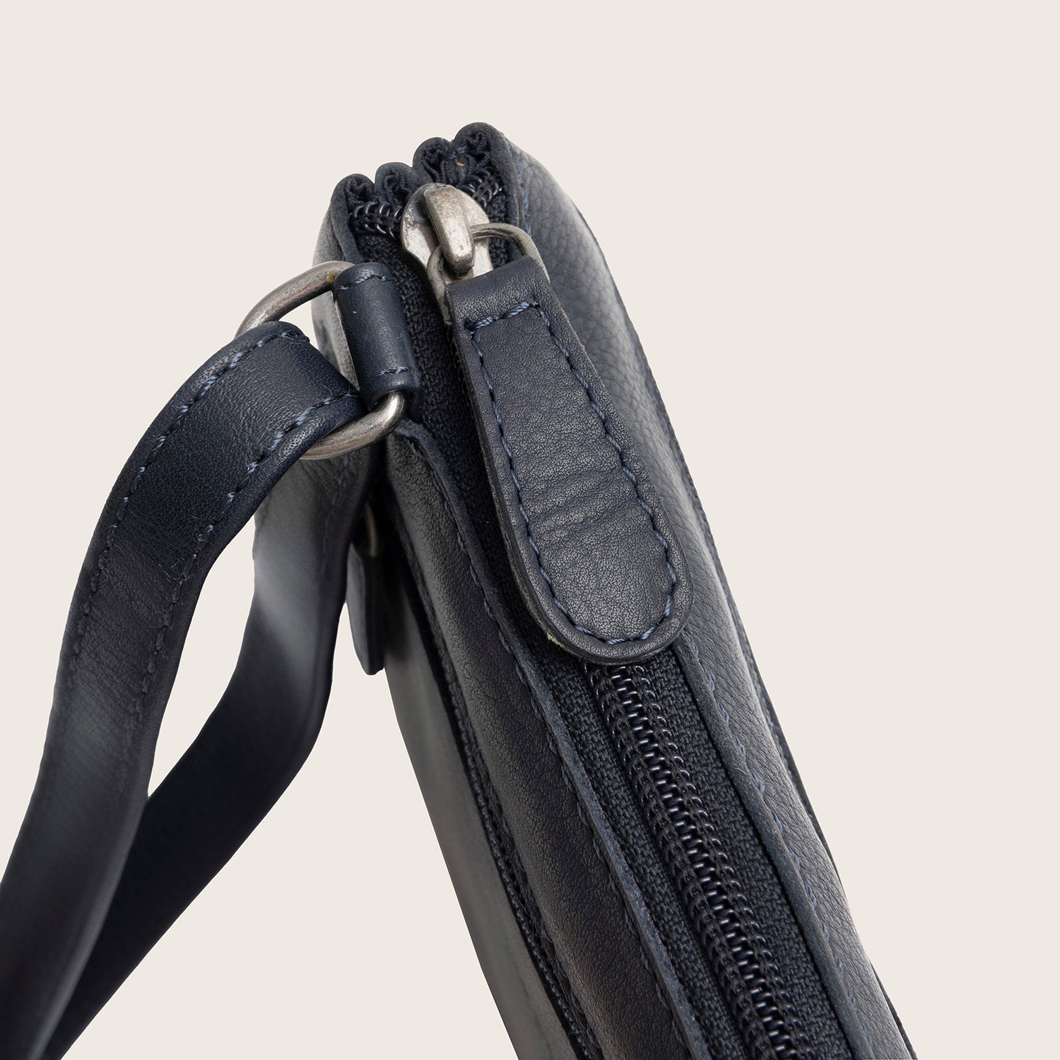 Sac Bandoulière en Cuir Bleu Marine Brisa