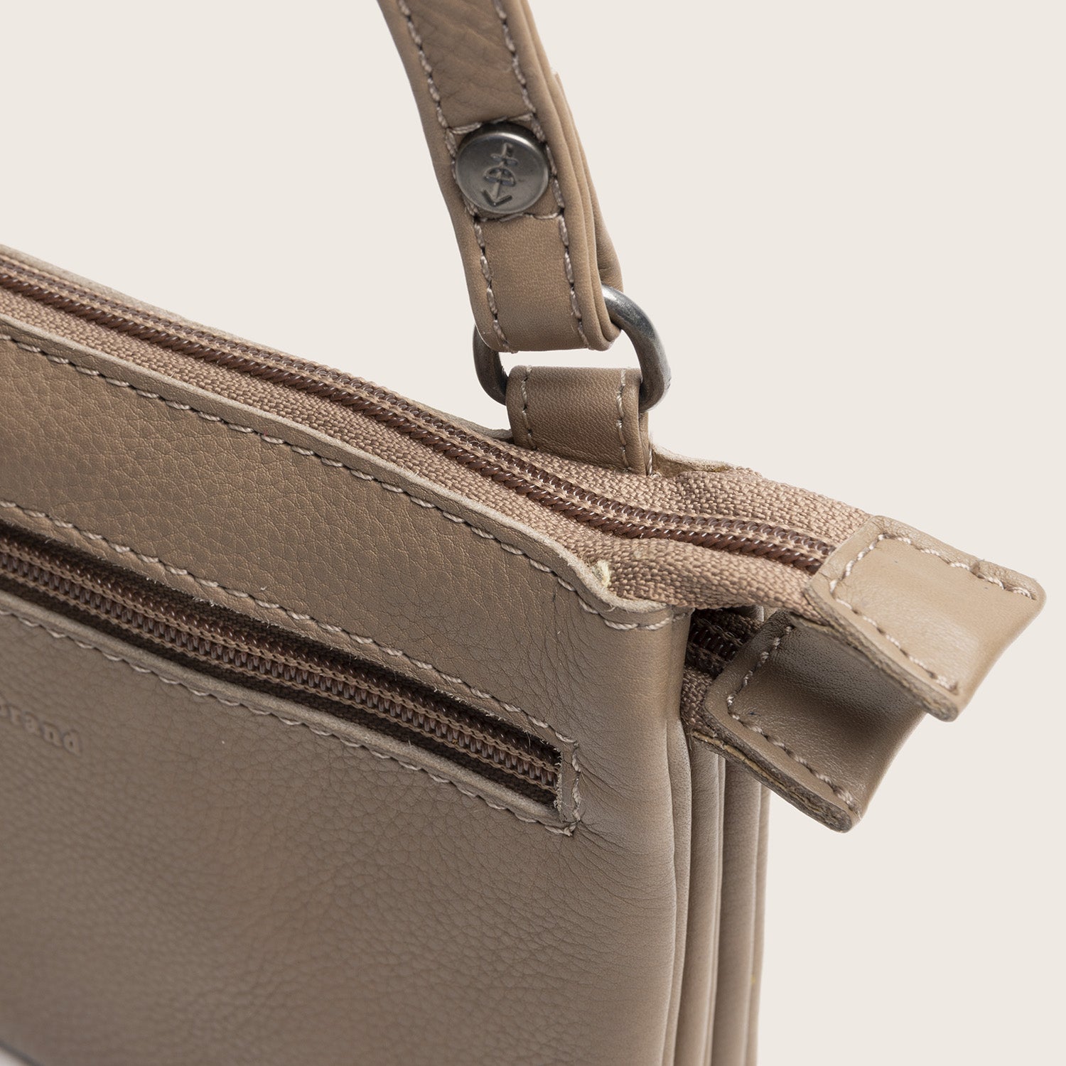 Sac Bandoulière en Cuir Taupe Brisa