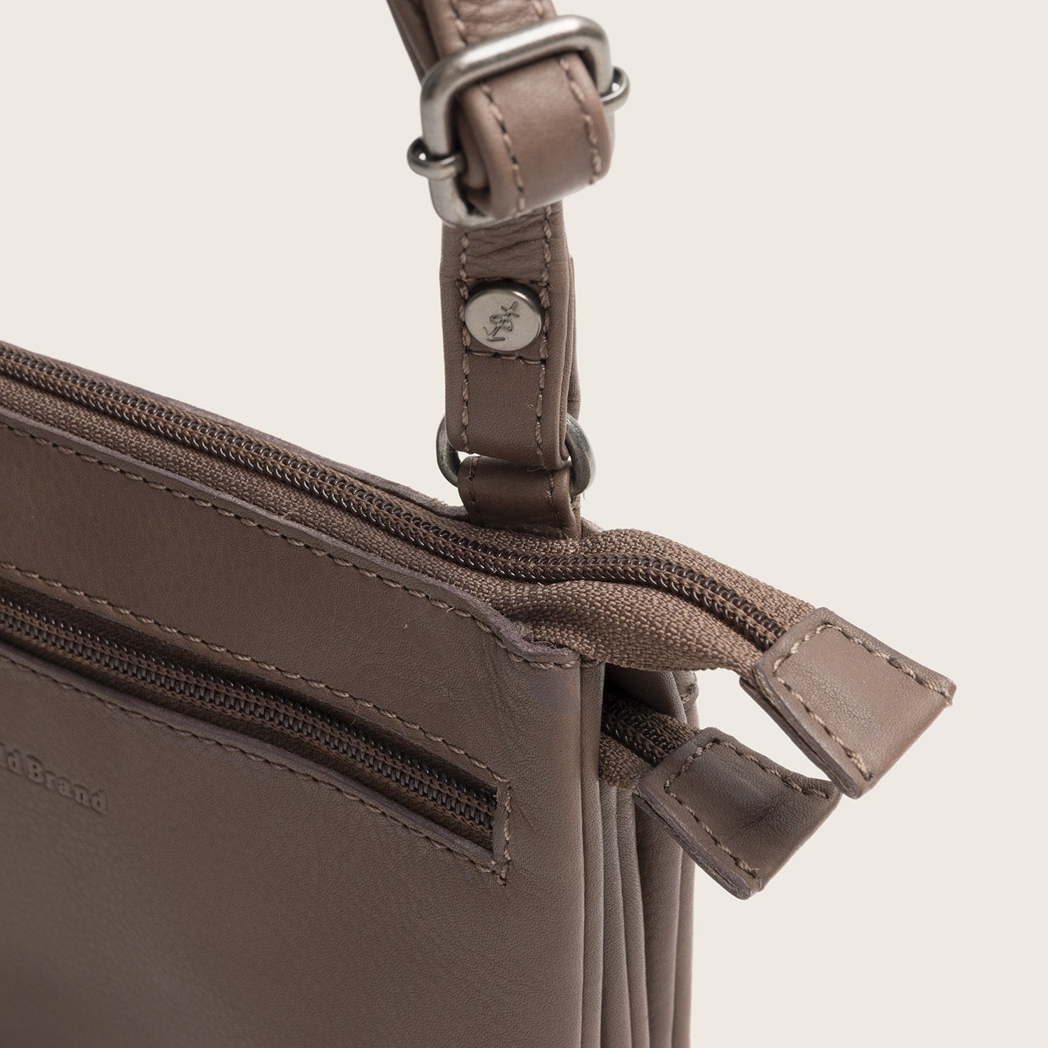 Sac Bandoulière en Cuir Taupe Foncé Brisa