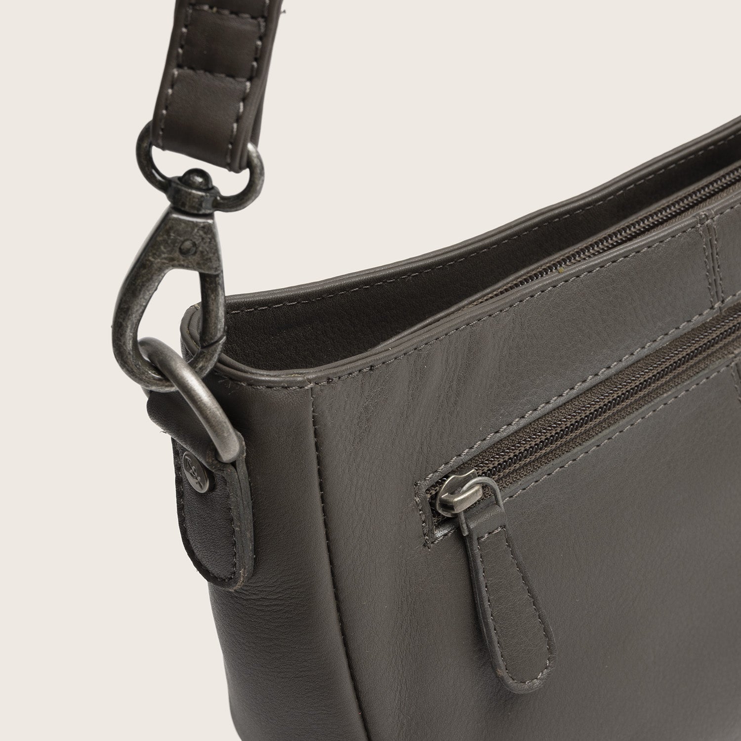Sac Porté Épaule en Cuir Gris Argile Maris