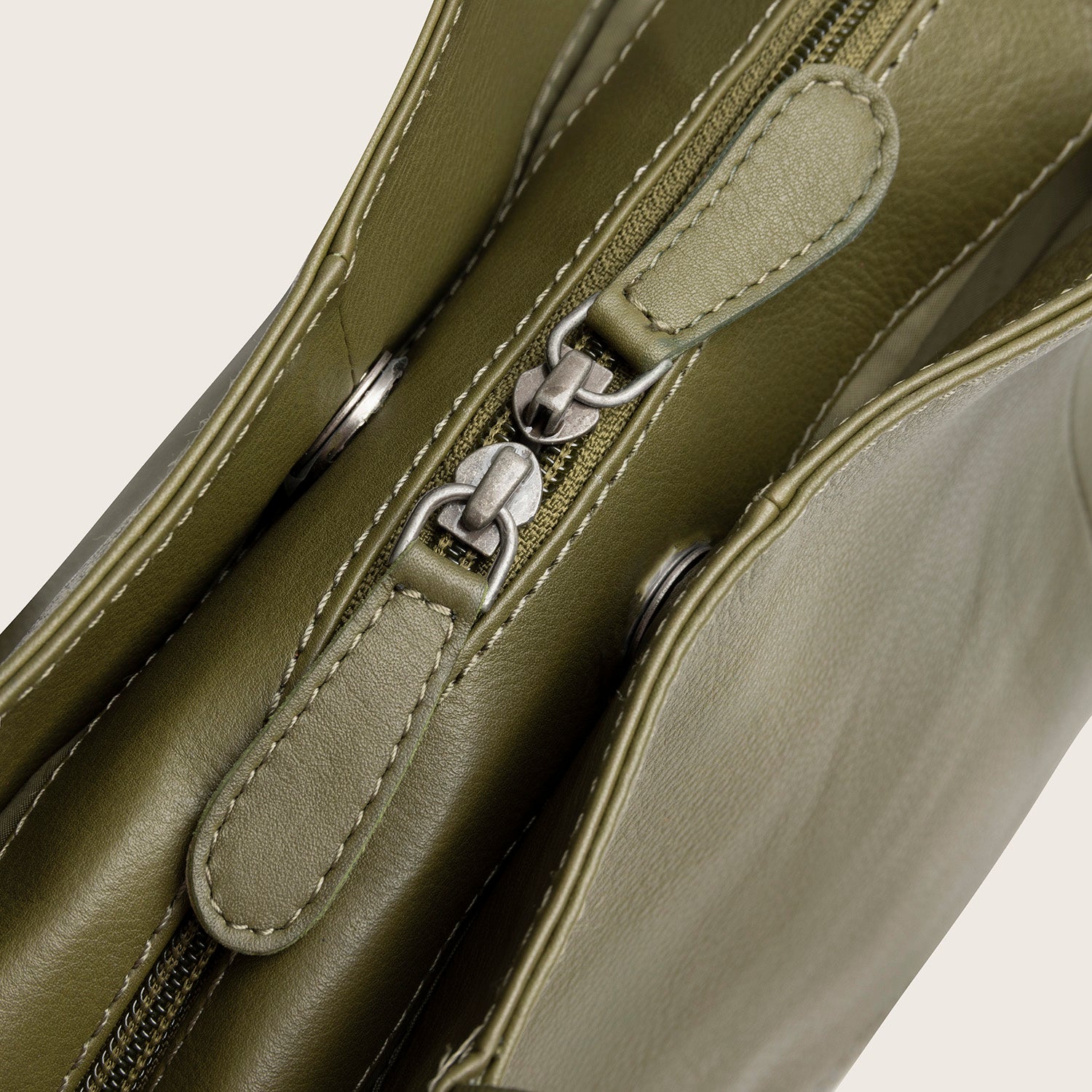 Sac Porté Épaule en Cuir Vert Olive Nerissa