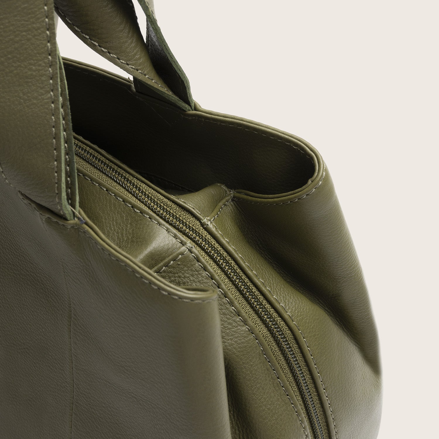 Sac Porté Épaule en Cuir Vert Olive Nerissa