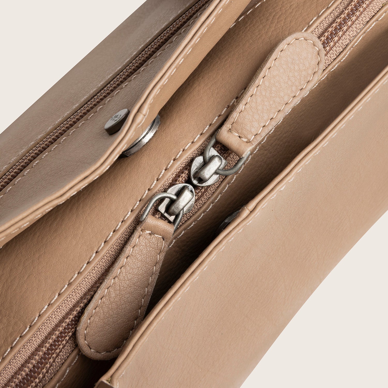 Sac Porté Épaule en Cuir Taupe Nerissa