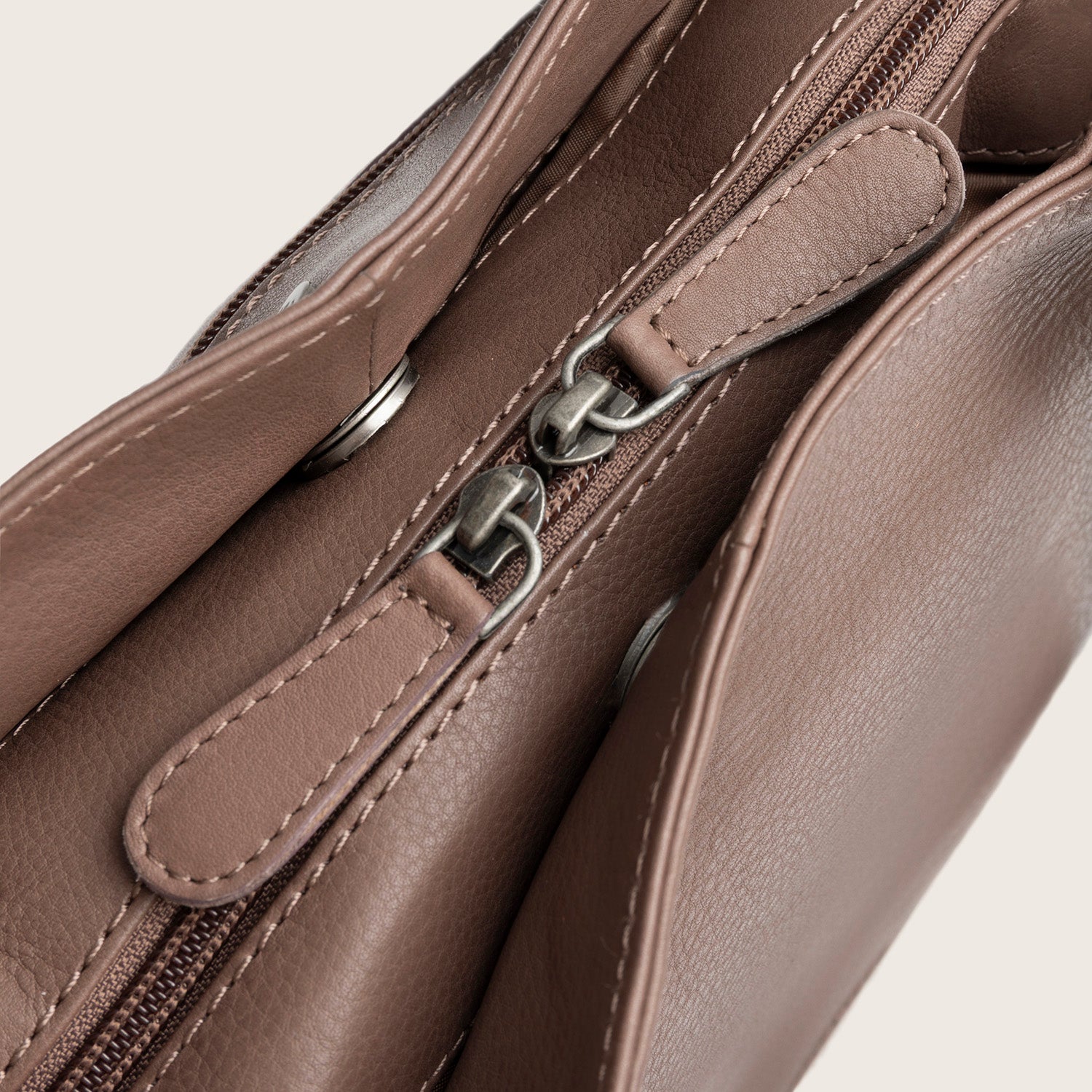 Sac Porté Épaule en Cuir Taupe Foncé Nerissa