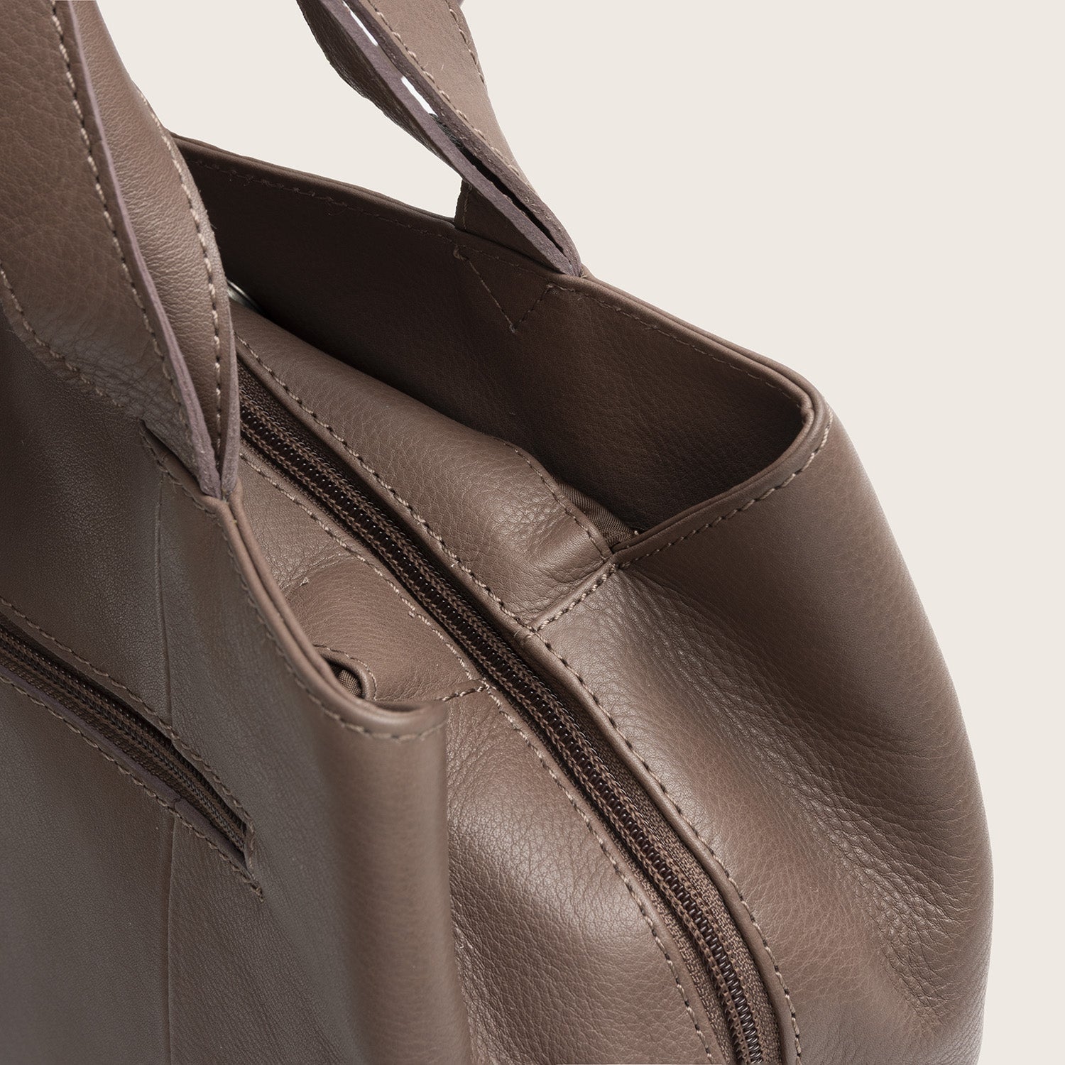 Sac Porté Épaule en Cuir Taupe Foncé Nerissa