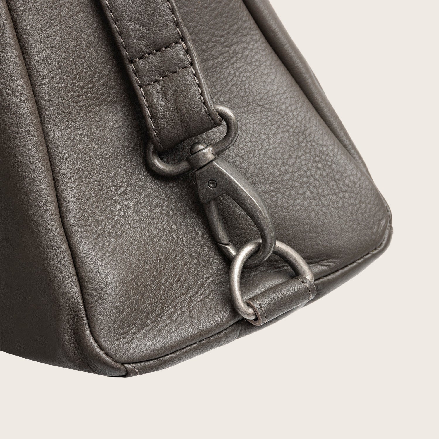 Leather Shoulder Bag Clay Grey Azura