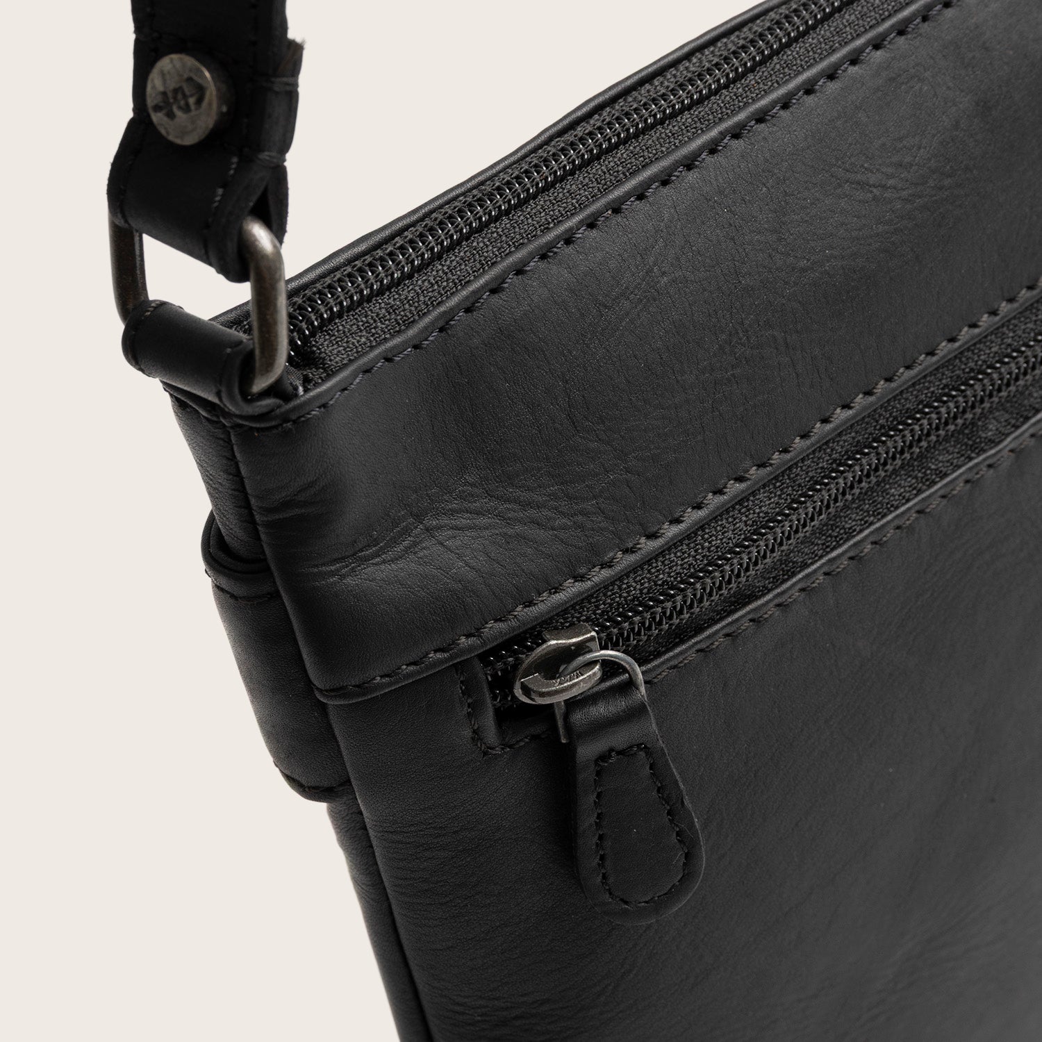 Leder Umhängetasche Schwarz Trenton