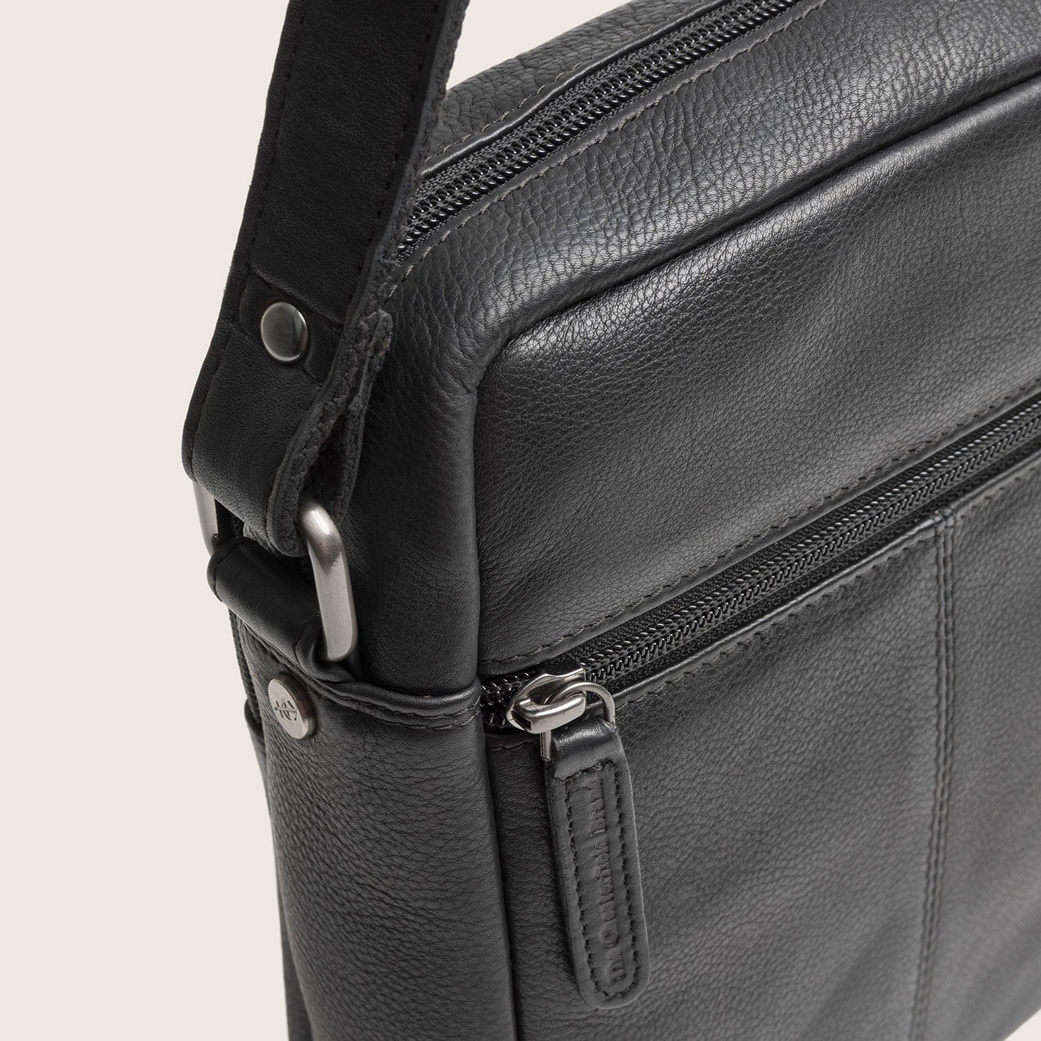 Sac Bandoulière en Cuir Noir Valtorio