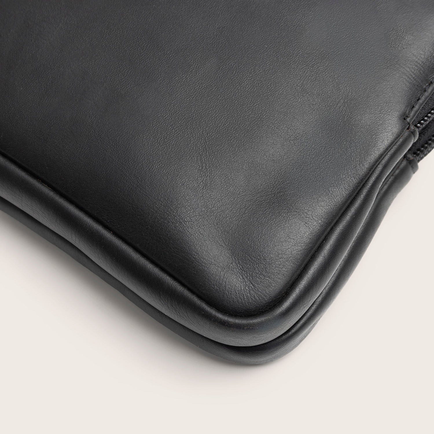 Sac Bandoulière en Cuir Noir Caia