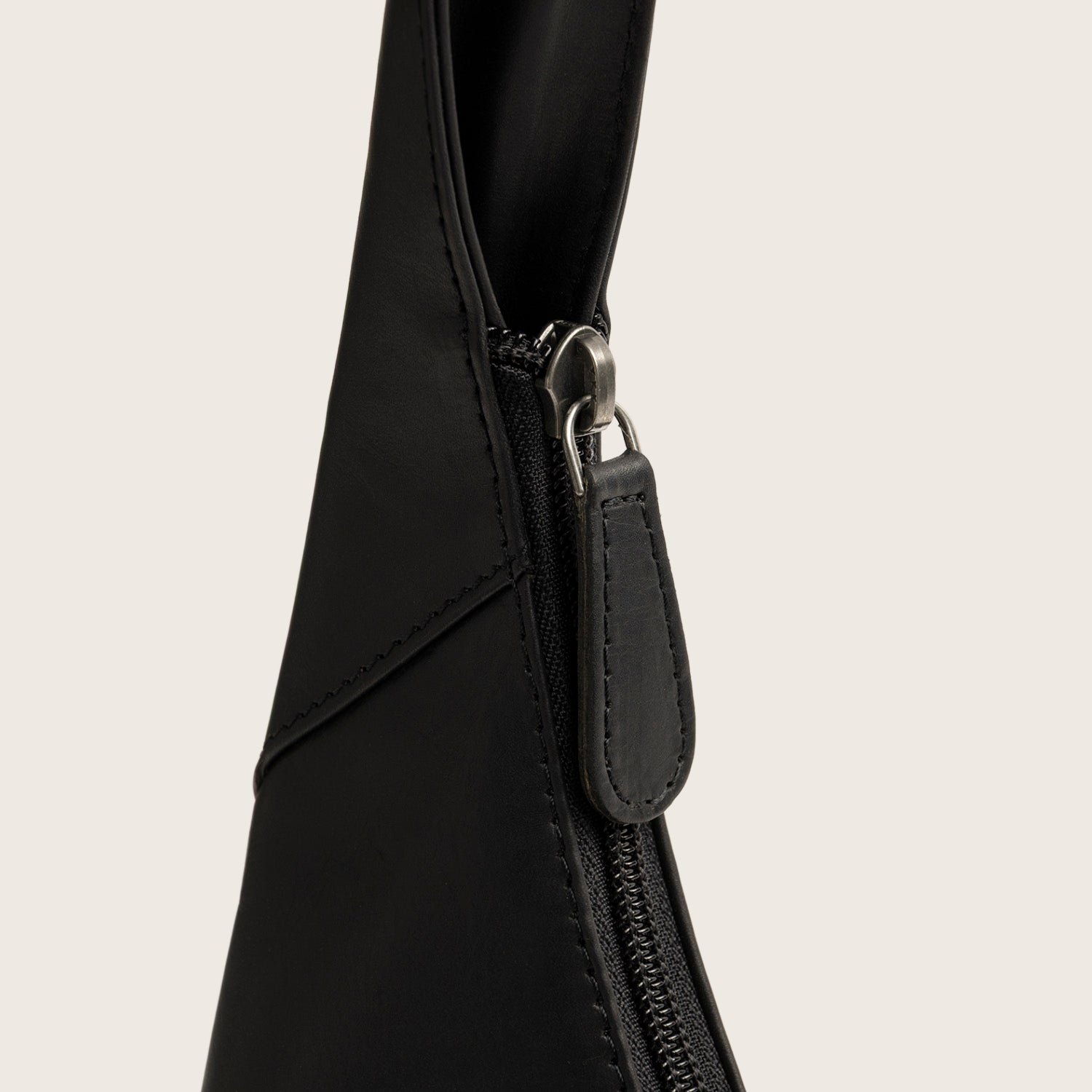 Sac Cabas en Cuir Noir Neya
