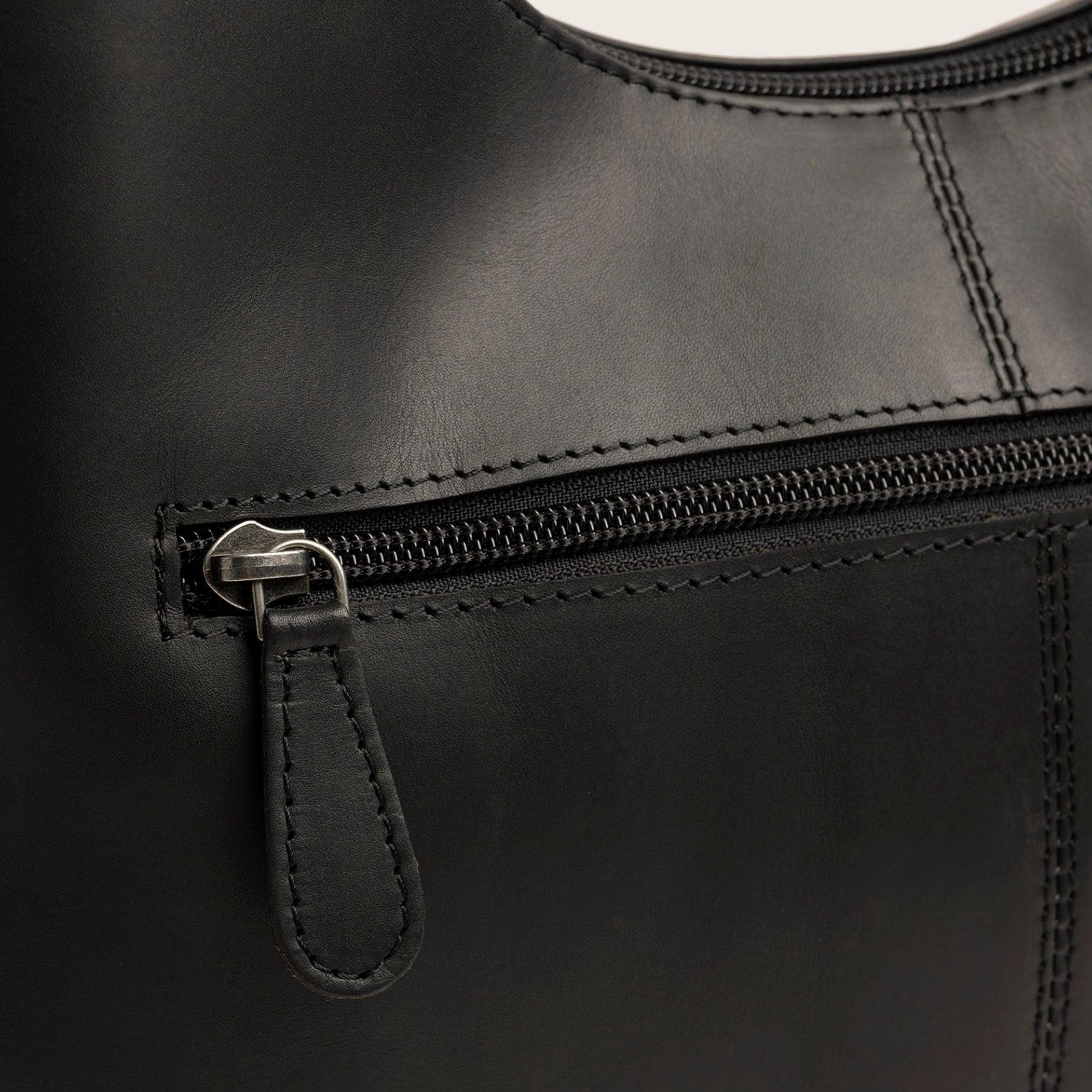 Sac Cabas en Cuir Noir Neya