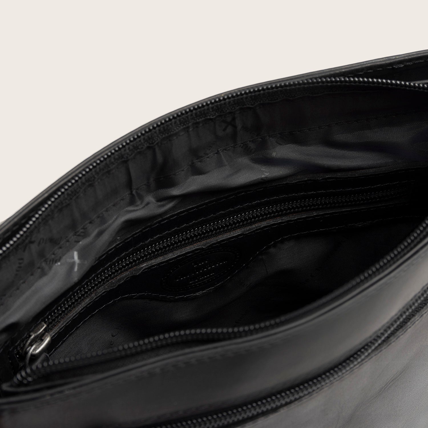 Sac Bandoulière en Cuir Noir Vayana