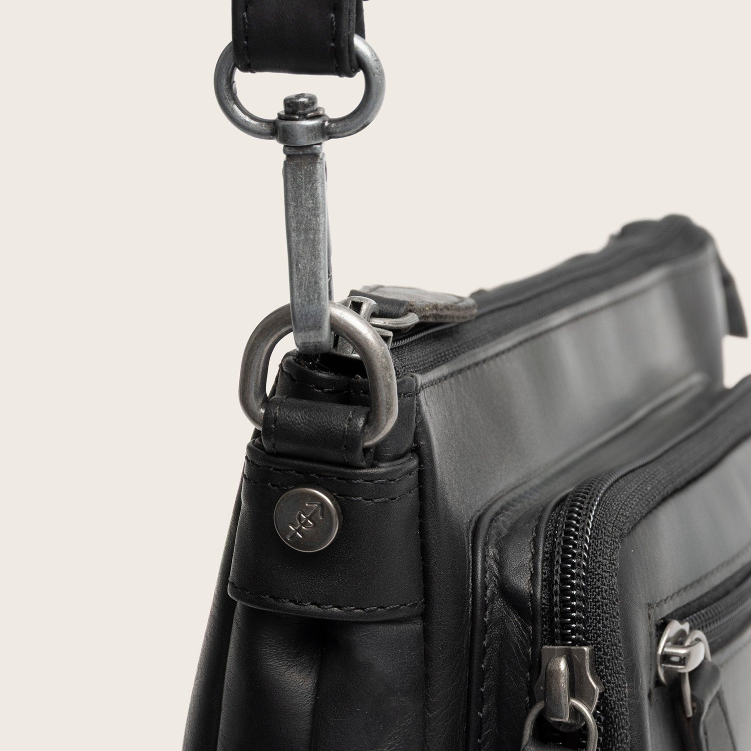 Sac Bandoulière en Cuir Noir Vayenne